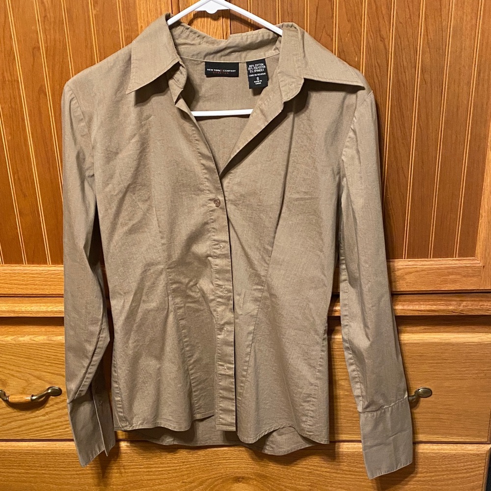 New York & Company Women's Dress Shirt - Tan